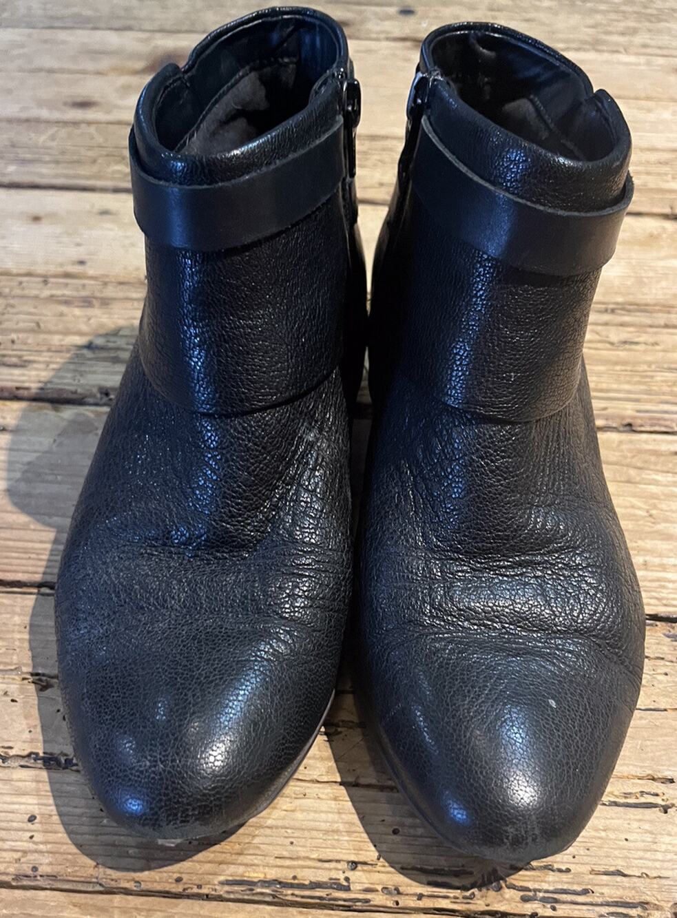 Clarks Shoes Womens Size US 8 1/2 Black Ankle Boots